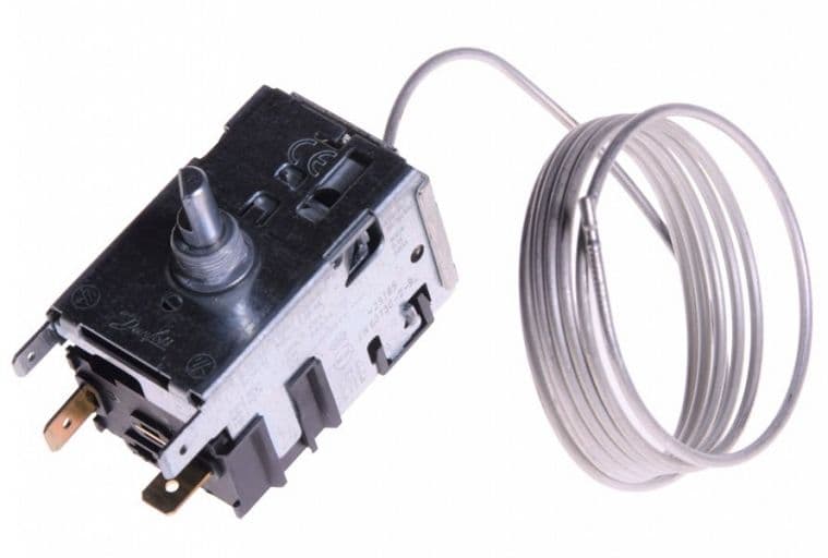 Elektronický termostat chladniček Whirlpool Indesit – C00259241